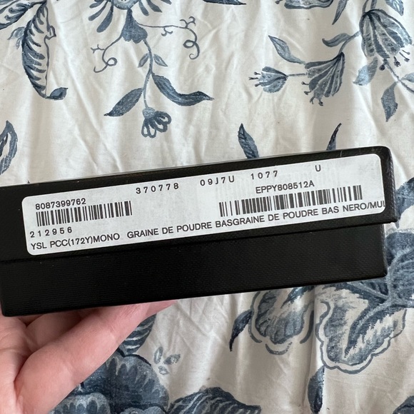 Saint Laurent
YSL Monogram Polka-Dot Flat Card Case - Picture 9 of 11